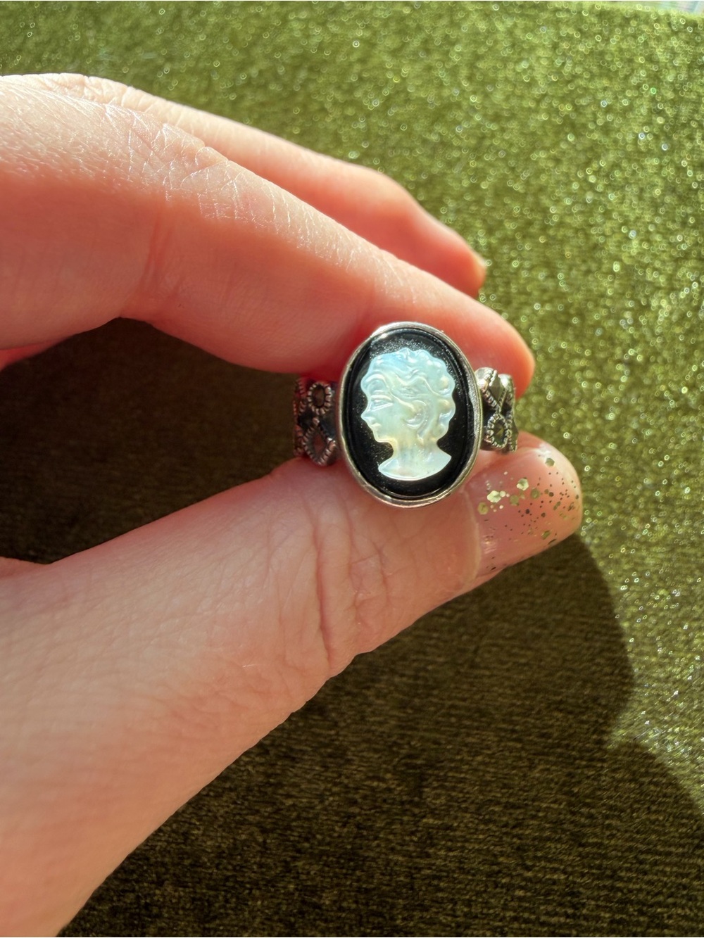 Sterling Silver Mother of Pearl Cameo Ring